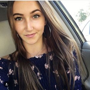 Meet your Posher, Julia